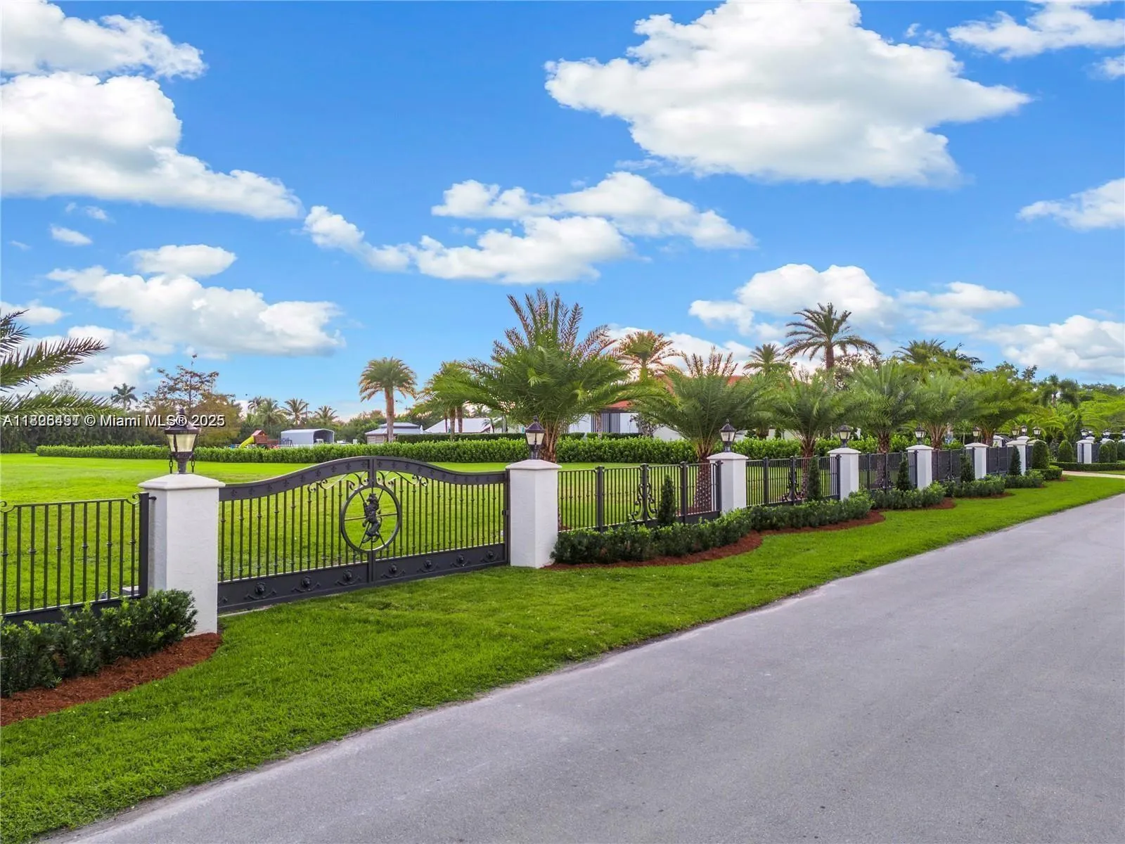 70 Sw Pl, Southwest Ranches FL 33331