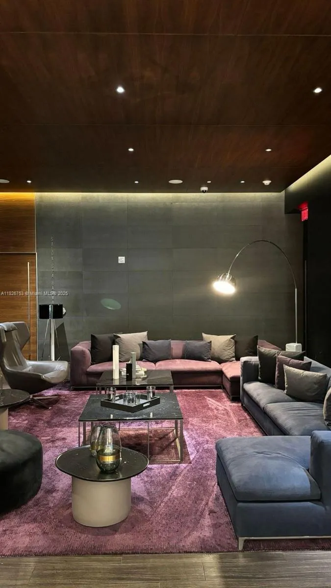 3 bedroom 3 bath for sale at 68 SE 6th St # 2804, Miami FL 33131