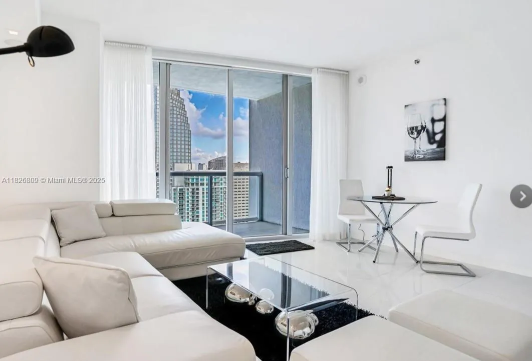 475 Brickell Ave # 4310, Miami FL 33131