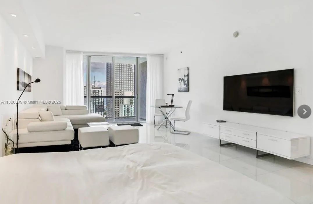 475 Brickell Ave # 4310, Miami FL 33131