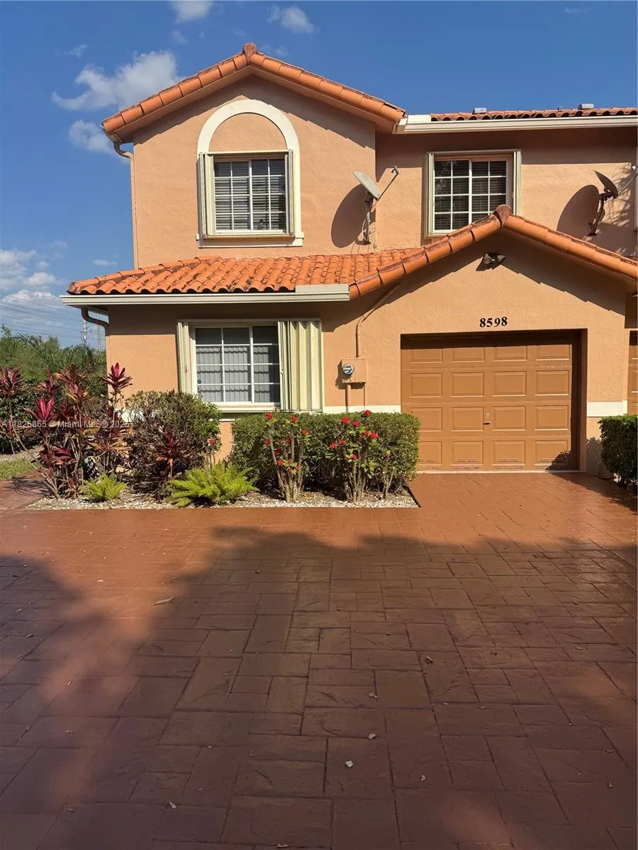 3 bedroom 2 bath for sale at 8598 Lychee Dr # 501, Tamarac FL 33321