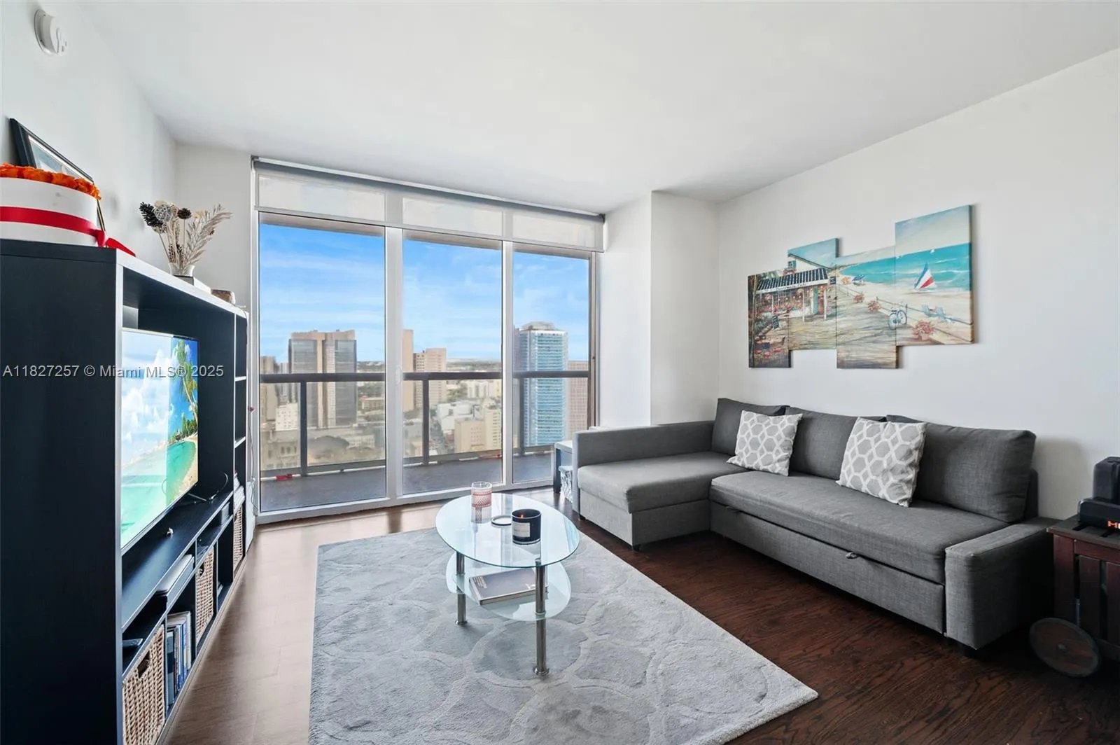 1 bedroom 1 bath for sale at 50 Biscayne Blvd # 3605, Miami FL 33132