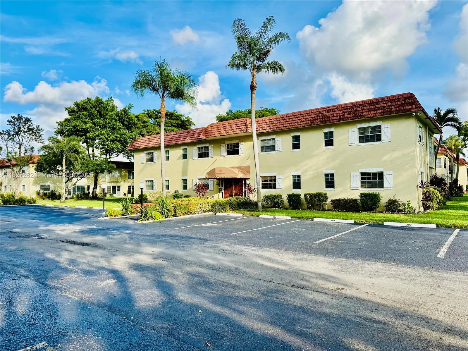 1 bedroom 1 bath for sale at 5641 SW 2nd Ct # 210, Margate FL 33068