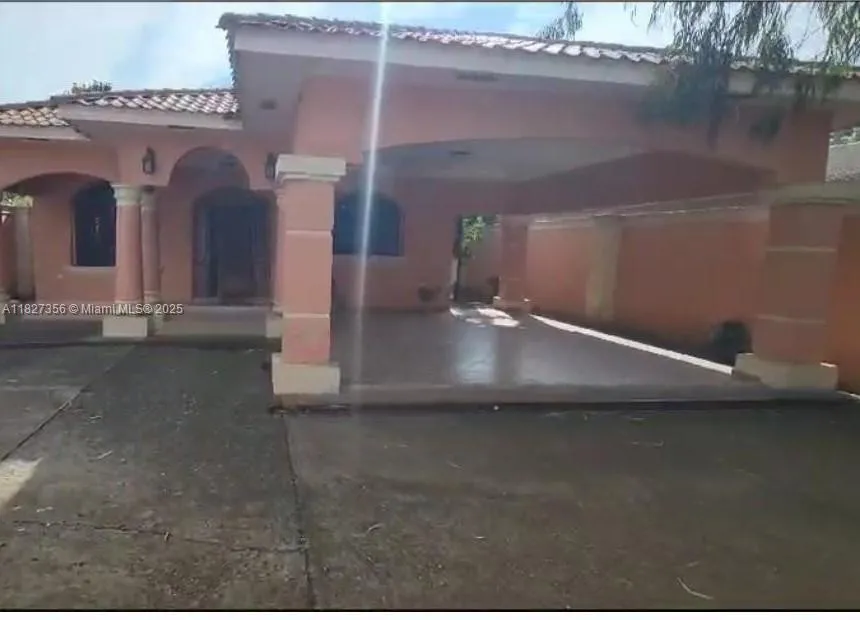 5 bedroom 5 bath for sale at 0000 Calle Principal Guinope, FL