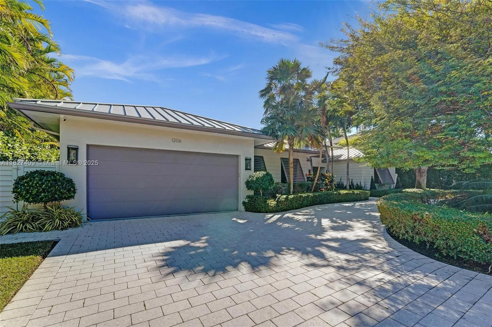 1206 E Lake Dr, Fort Lauderdale FL 33316