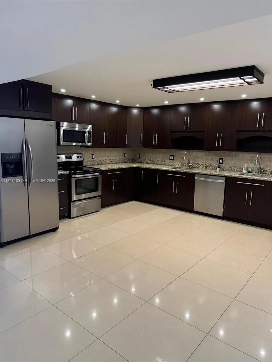 20401 NE 30th Ave # 8, Aventura FL 33180