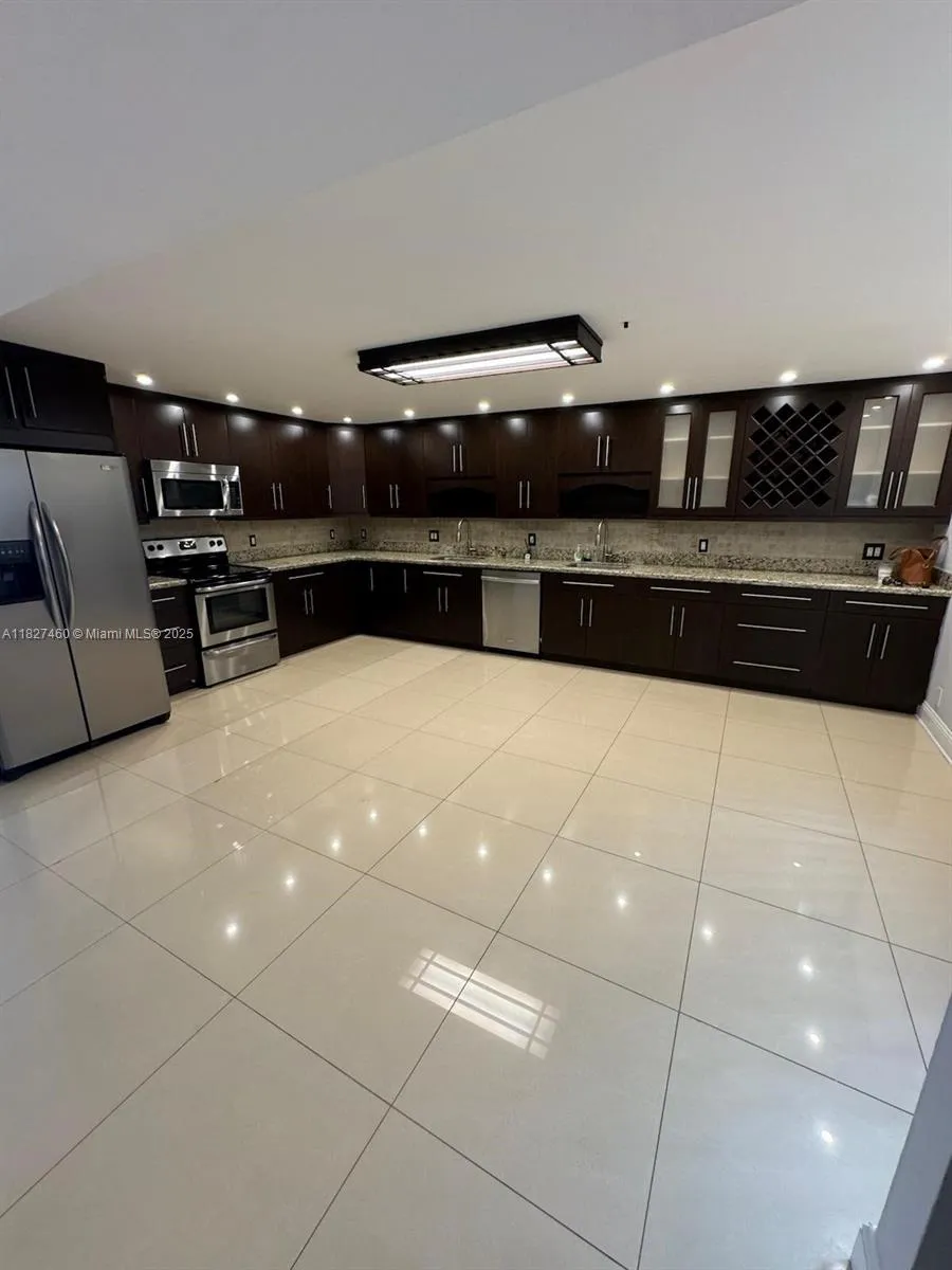 20401 NE 30th Ave # 8, Aventura FL 33180