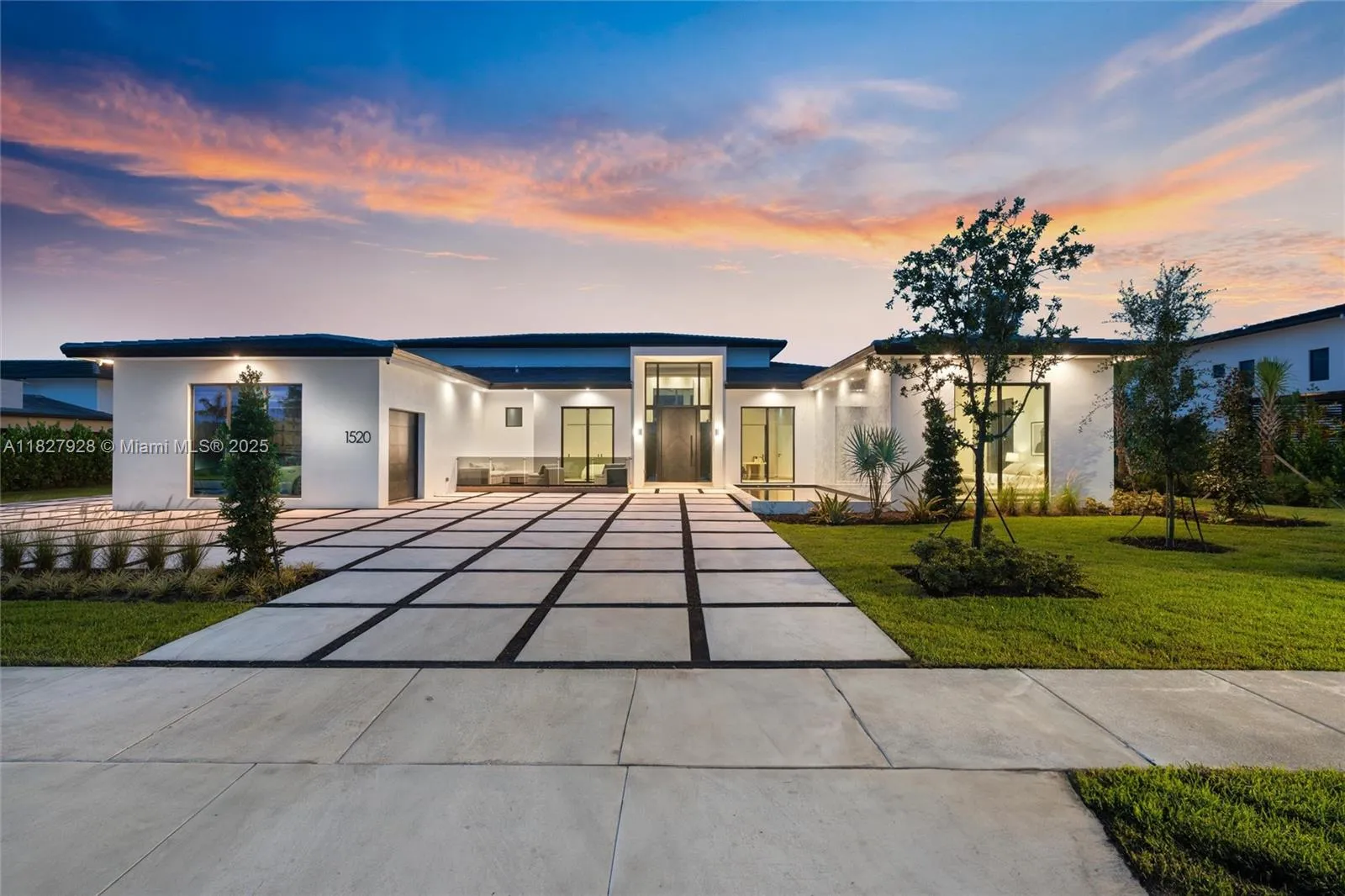 1520 SW 149th Ter, Davie FL 33326