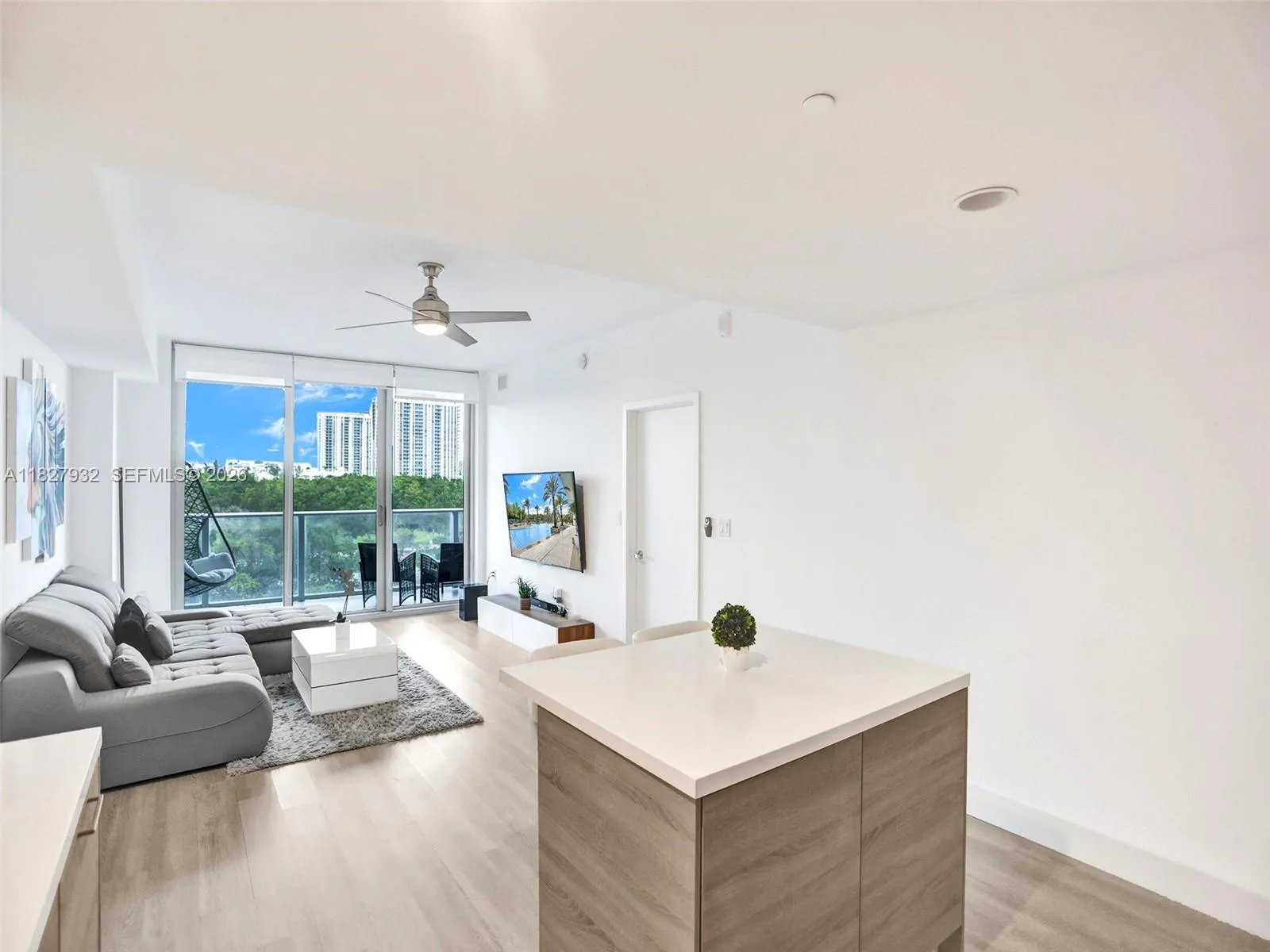 16385 Biscayne Blvd # 403, North Miami Beach FL 33160