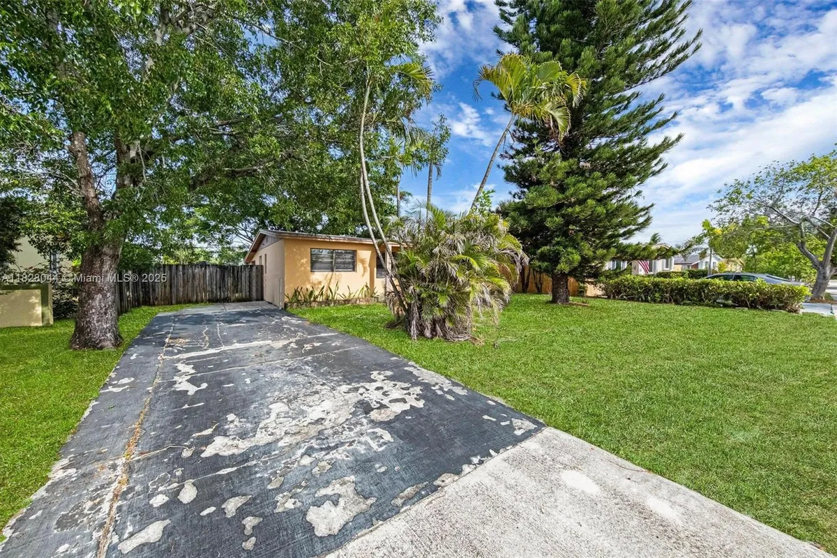 4130 NW 12th Ave, Oakland Park FL 33309