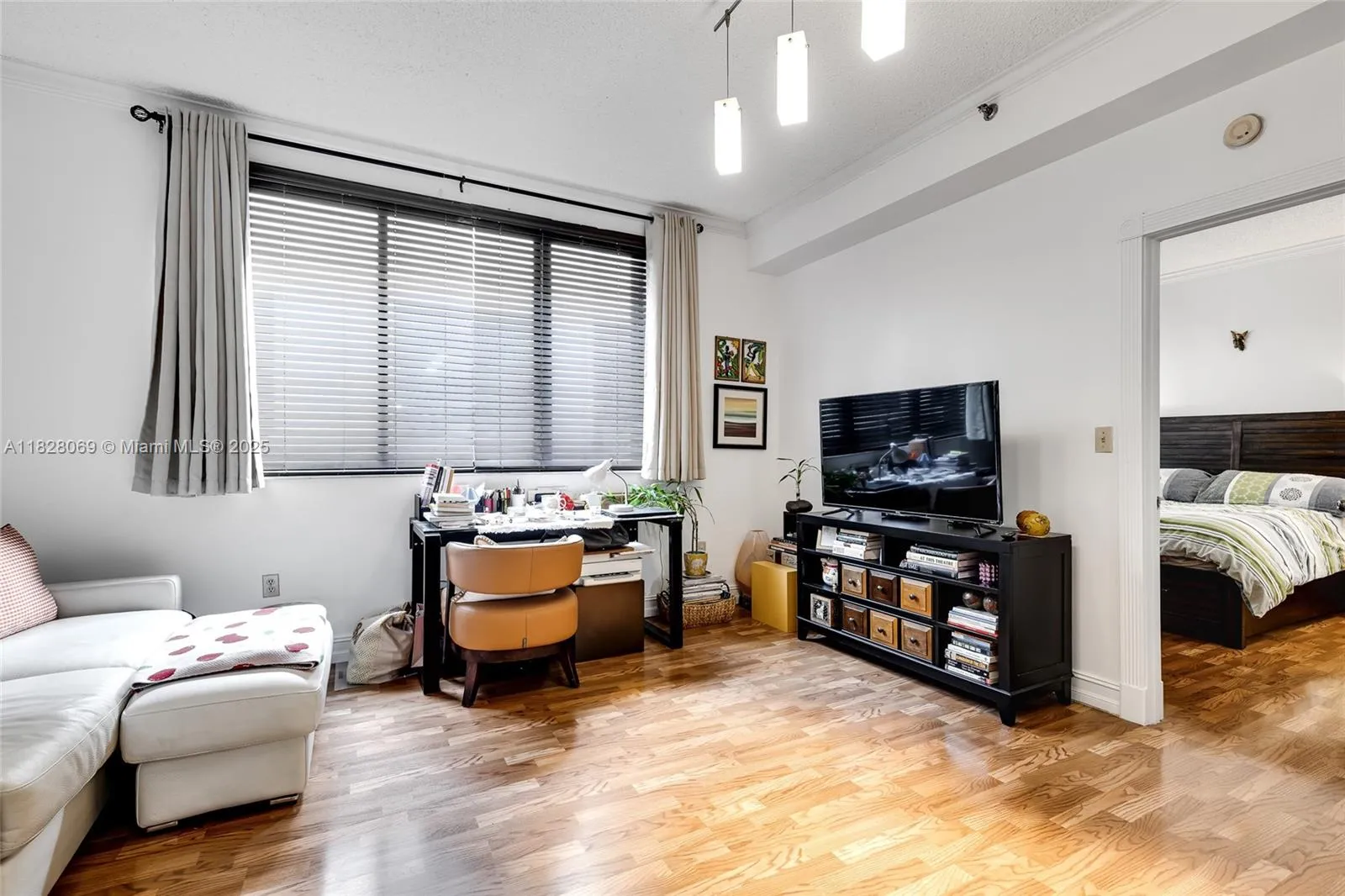 1 bedroom 1 bath for sale at 540 Brickell Key Dr # 210, Miami FL 33131