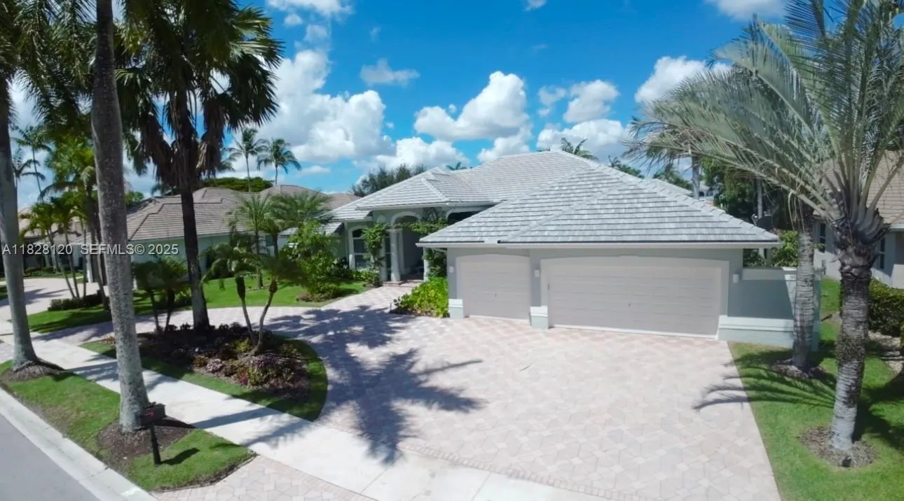 2493 Poinciana Dr, Weston FL 33327