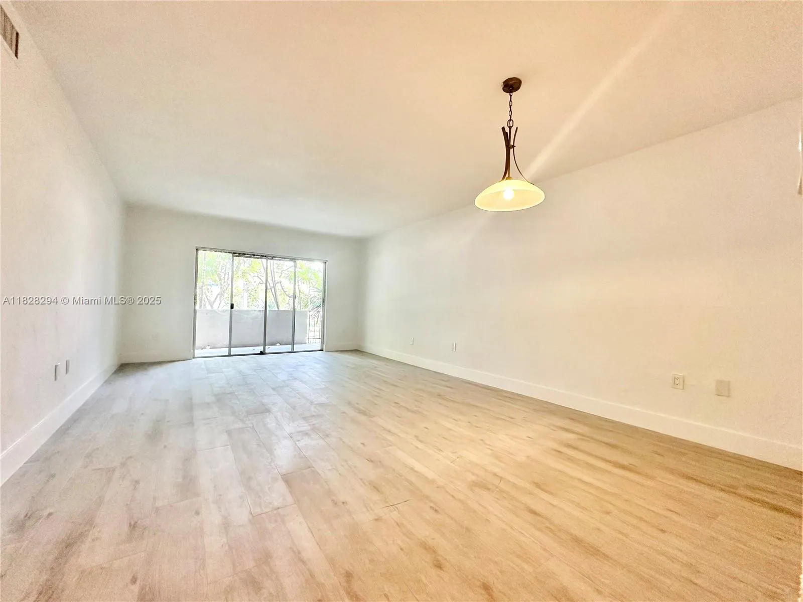 6890 N Kendall Dr # B204, Pinecrest FL 33156