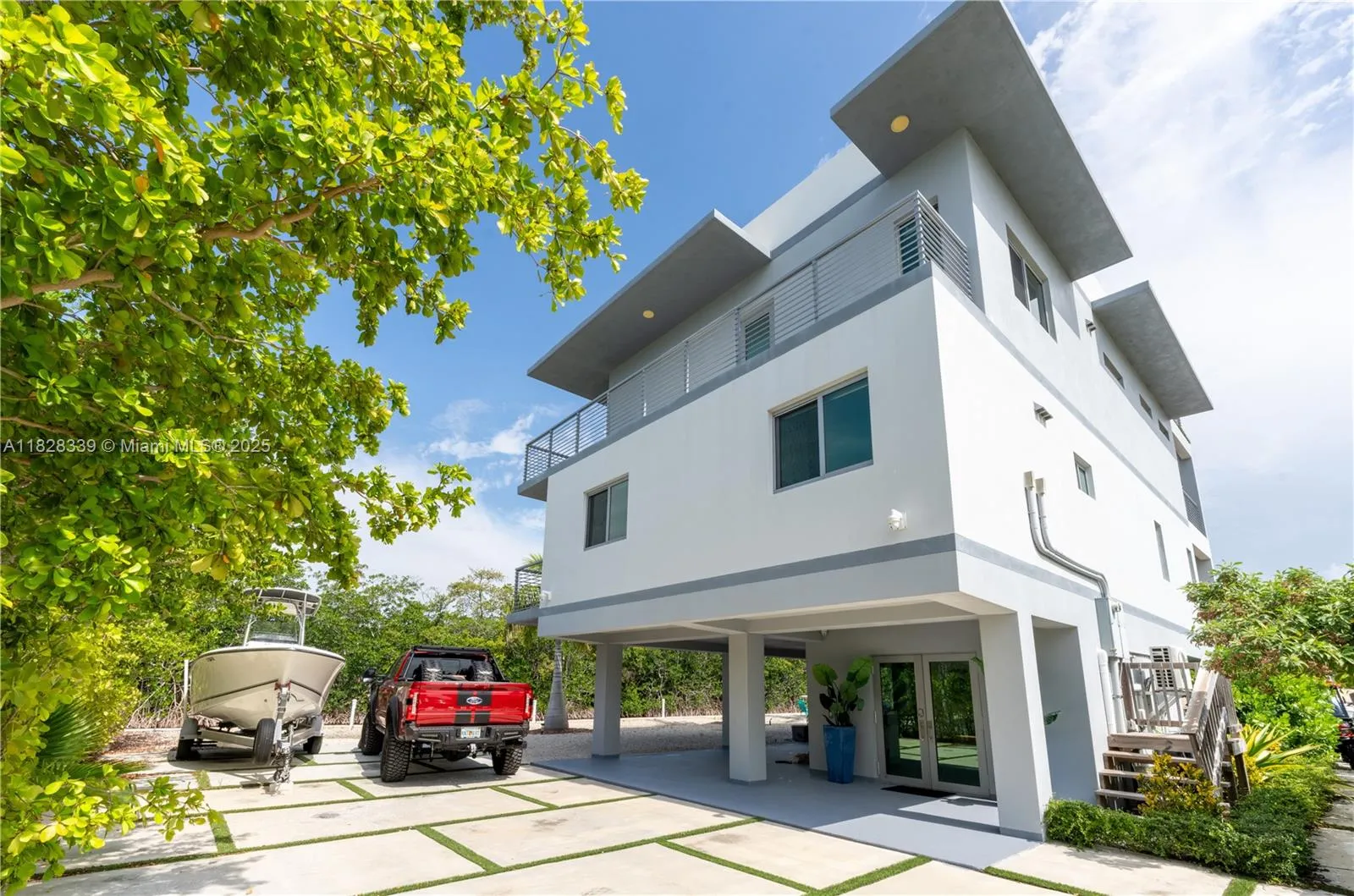 5 bedroom 3 bath for sale at 475 Bahia Honda Rd, Key Largo FL 33037