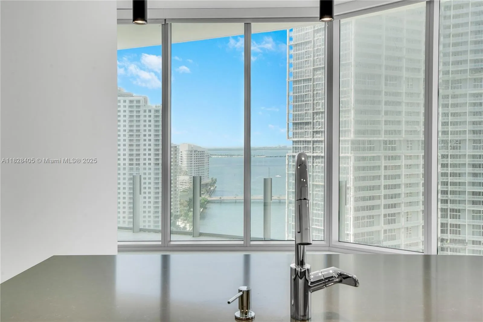 300 Biscayne Blvd Way # 2107, Miami FL 33131