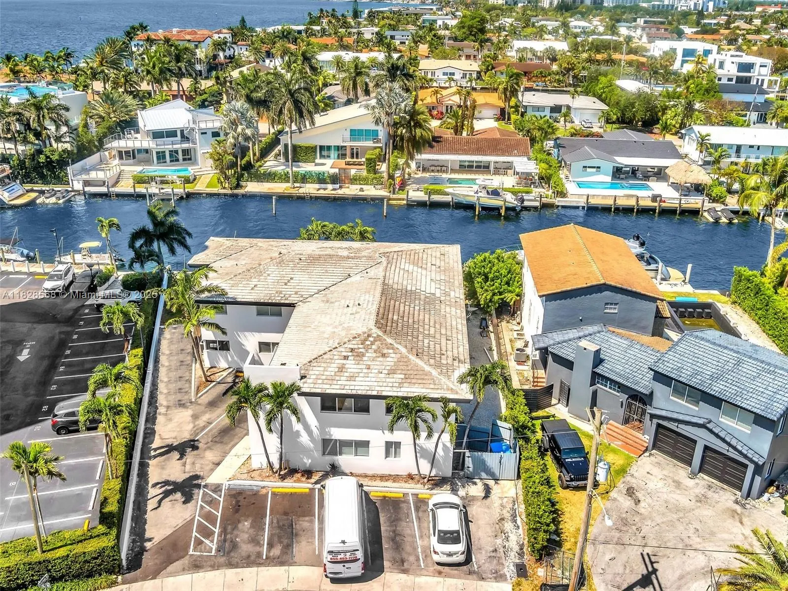 11900 N Bayshore Dr # 8, North Miami FL 33181