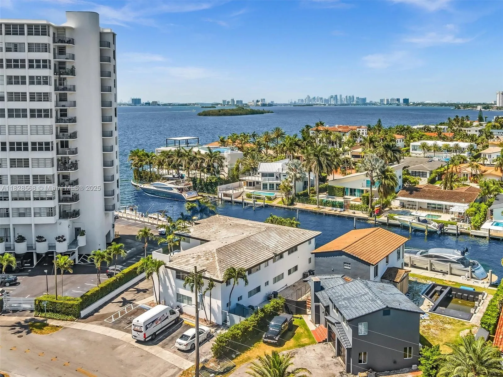11900 N Bayshore Dr # 8, North Miami FL 33181