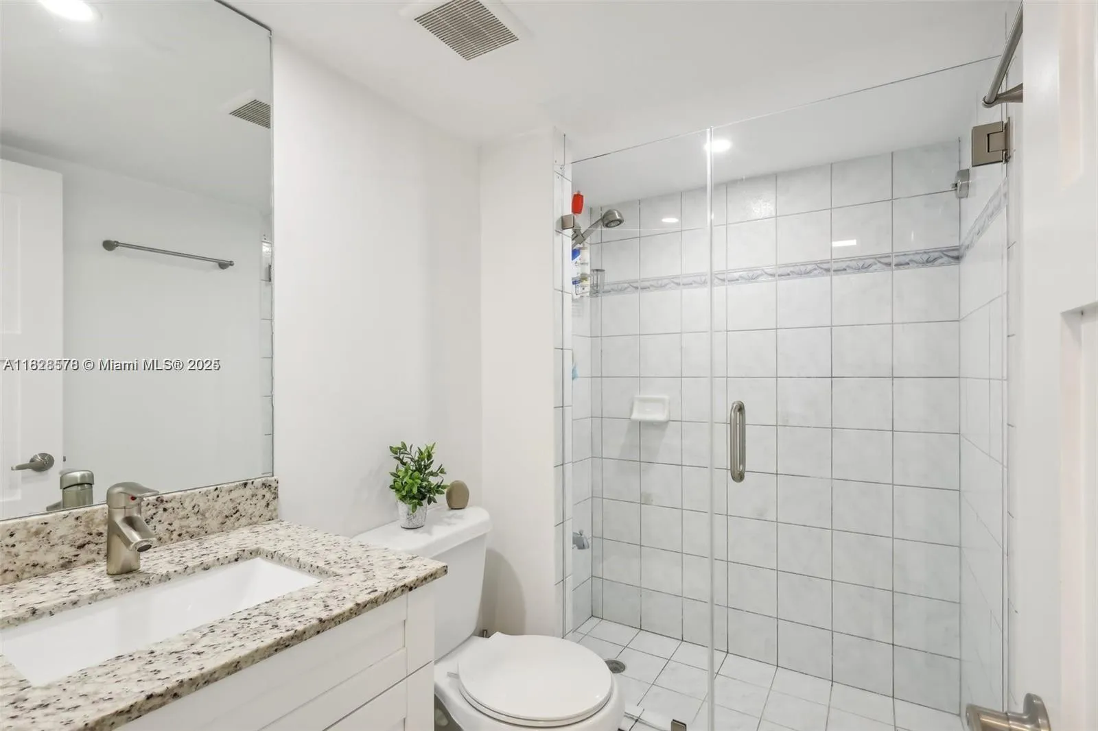 2401 Collins Ave # 1011, Miami Beach FL 33140