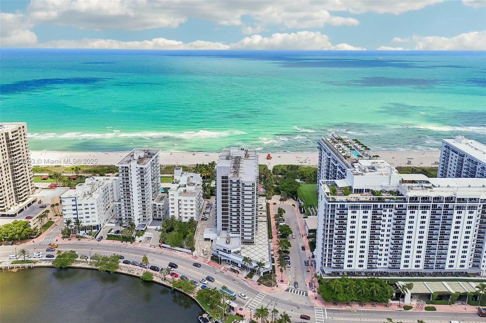 1 bedroom 1 bath for sale at 2401 Collins Ave # 1612, Miami Beach FL 33140