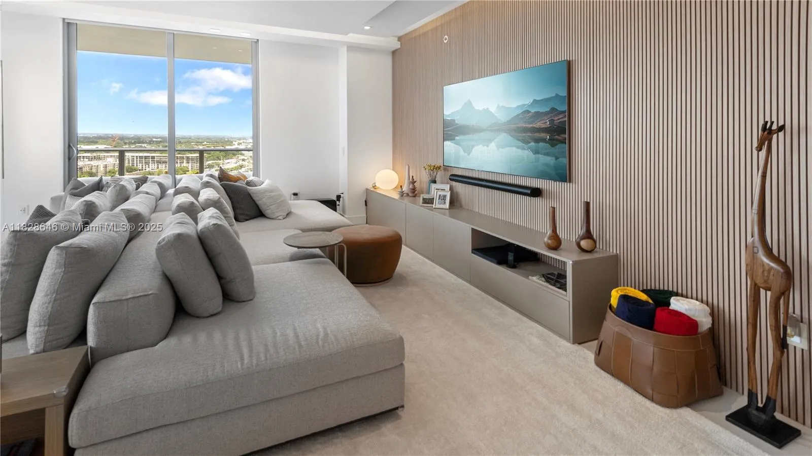 17301 Biscayne Blvd # 2102, North Miami Beach FL 33160