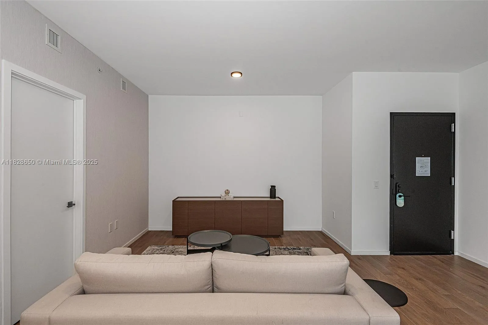 3 bedroom 3 bath for sale at 398 NE 5th St # 3717, Miami FL 33132