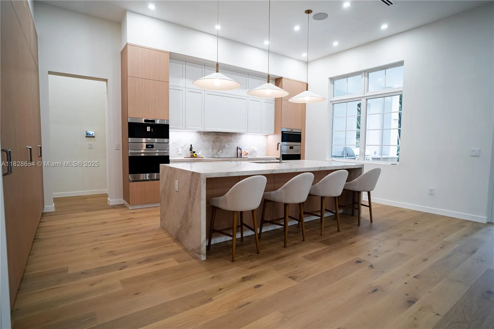 7605 SW 71st Ave, Miami FL 33143