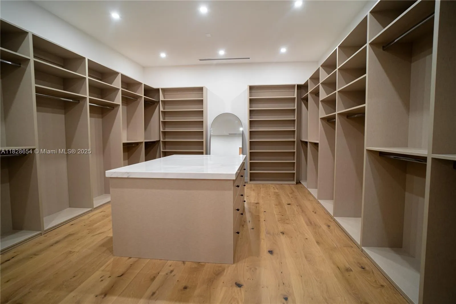 7605 SW 71st Ave, Miami FL 33143