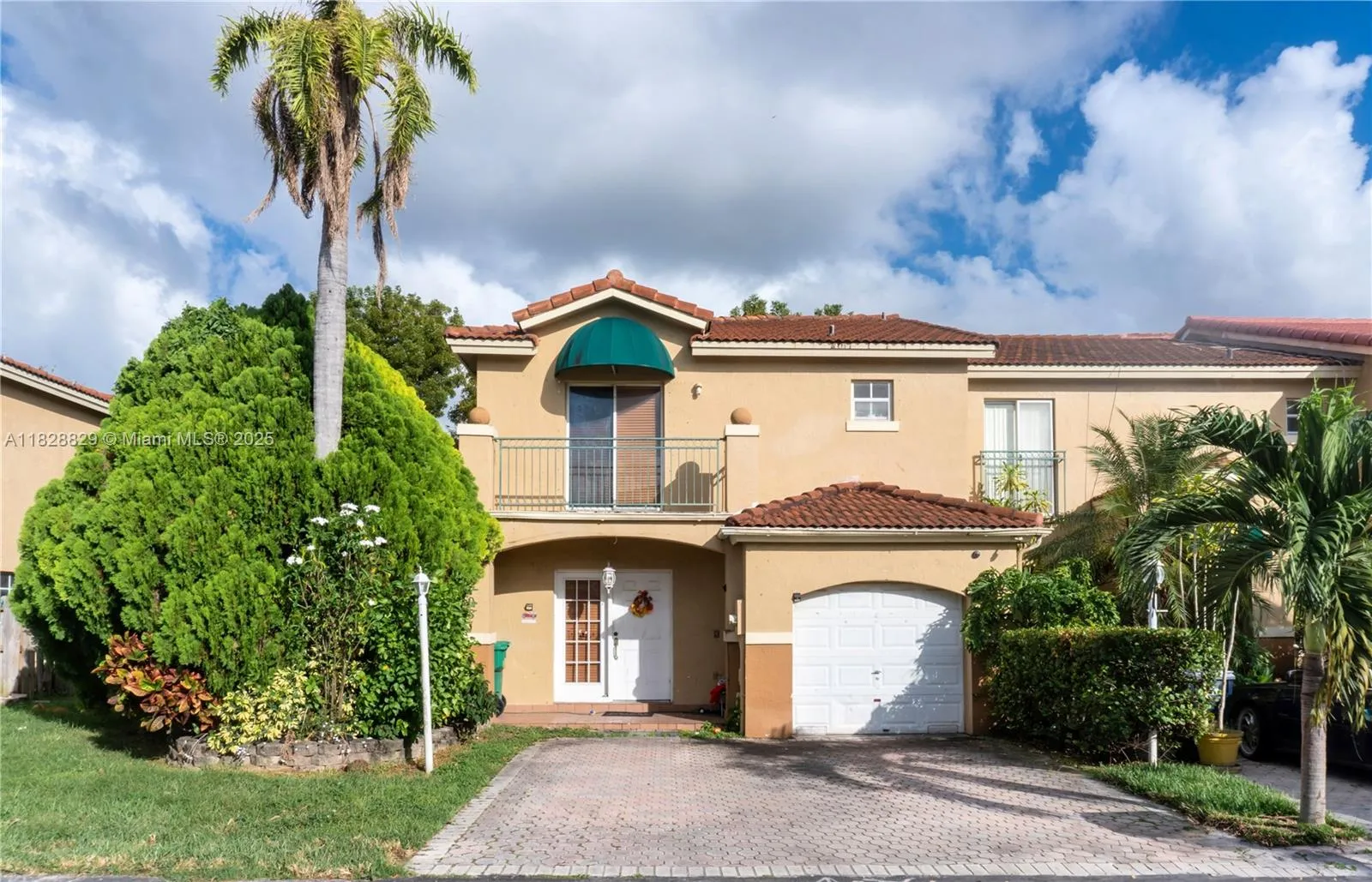 3 bedroom 2 bath for sale at 7081 SW 158th ct, Miami FL 33193