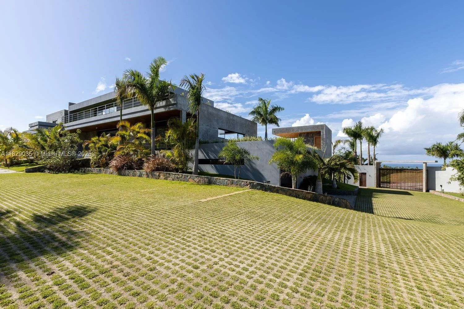 000 8G99+hr Las Terrenas, Dominican Republic, FL 32000