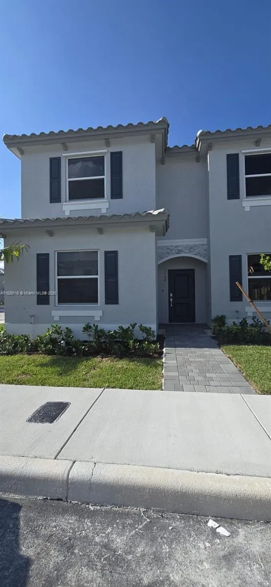 3 bedroom 3 bath for sale at 1162 SE 1 TERRACE, Florida City FL 33034