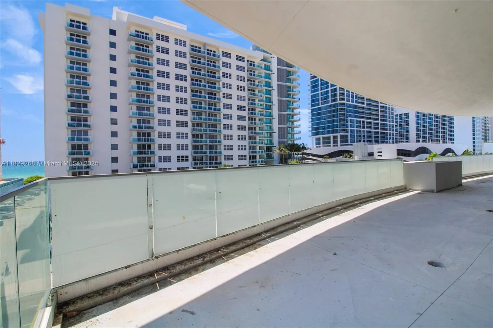 6930 Collins Ave, Miami Beach FL 33141
