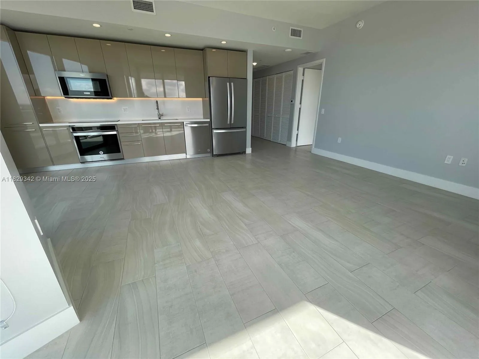 2000 Metropica Way # 804, Sunrise FL 33323