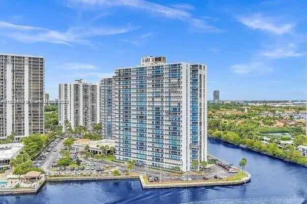 1 bedroom 1 bath for sale at 20515 E Country Club Dr # 248, Aventura FL 33180