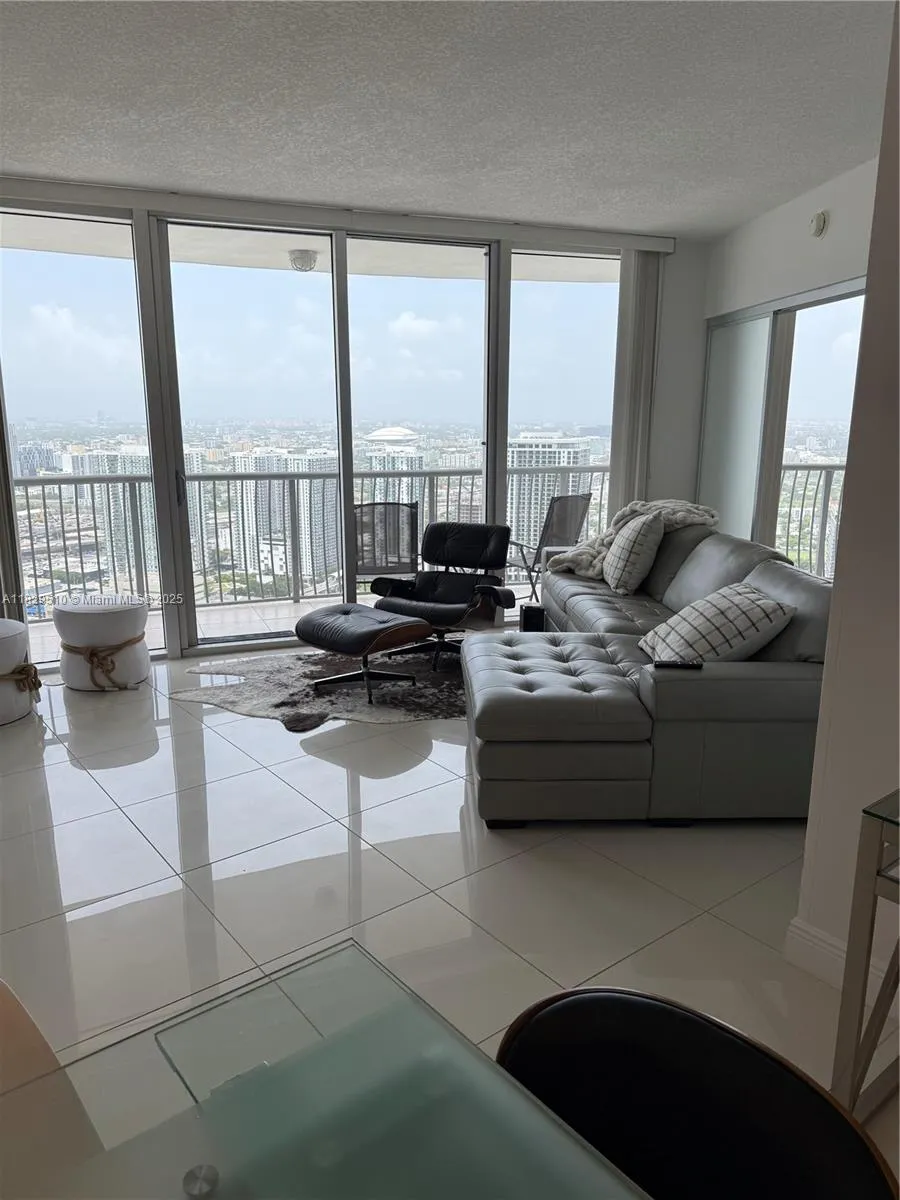 2 bedroom 2 bath for sale at 1750 N Bayshore Dr # 5114, Miami FL 33132