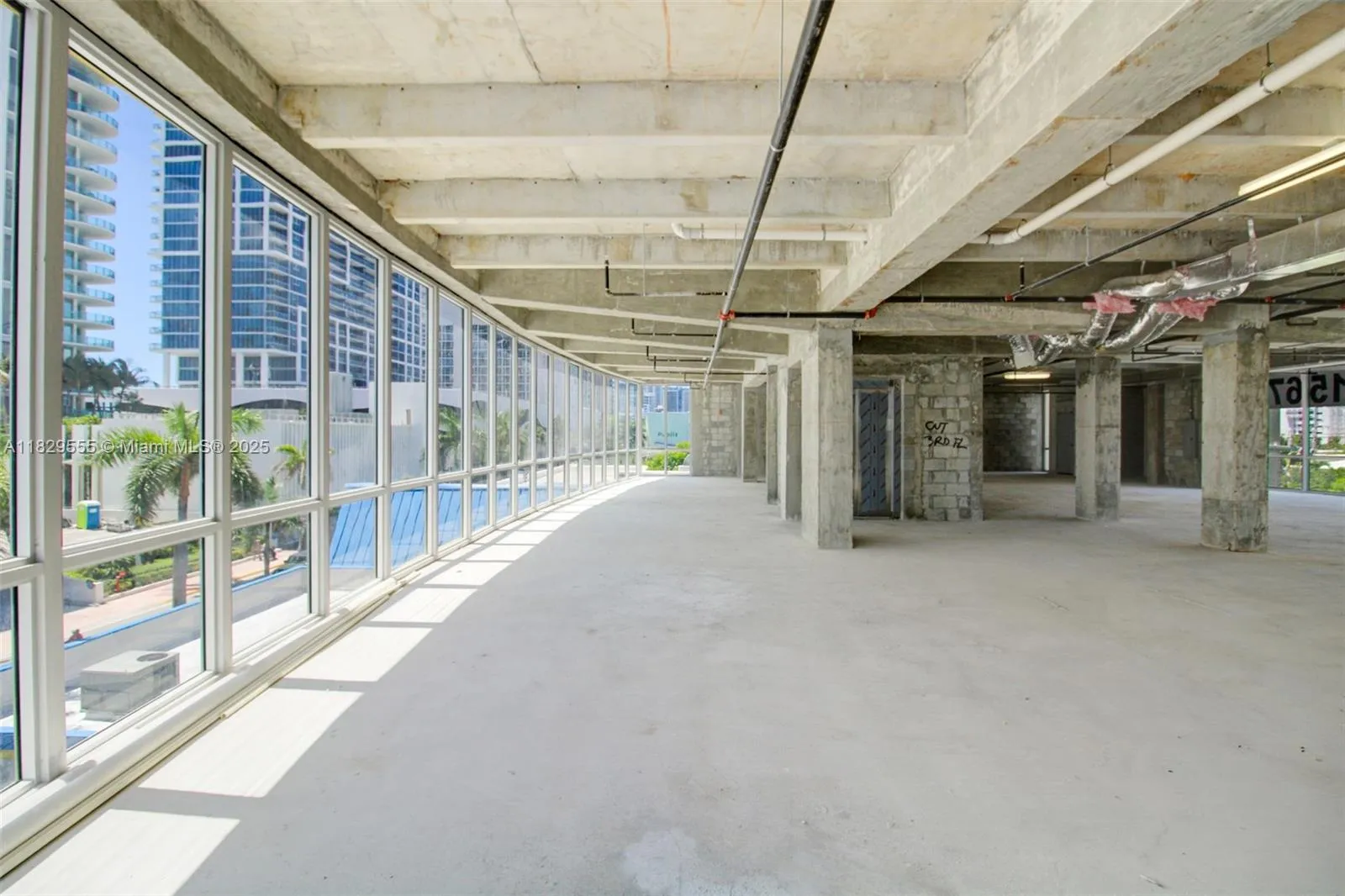 6930 Collins Ave, Miami Beach FL 33141