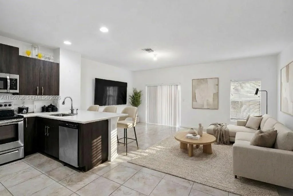 1128 NW 40th Ter, Lauderhill FL 33313
