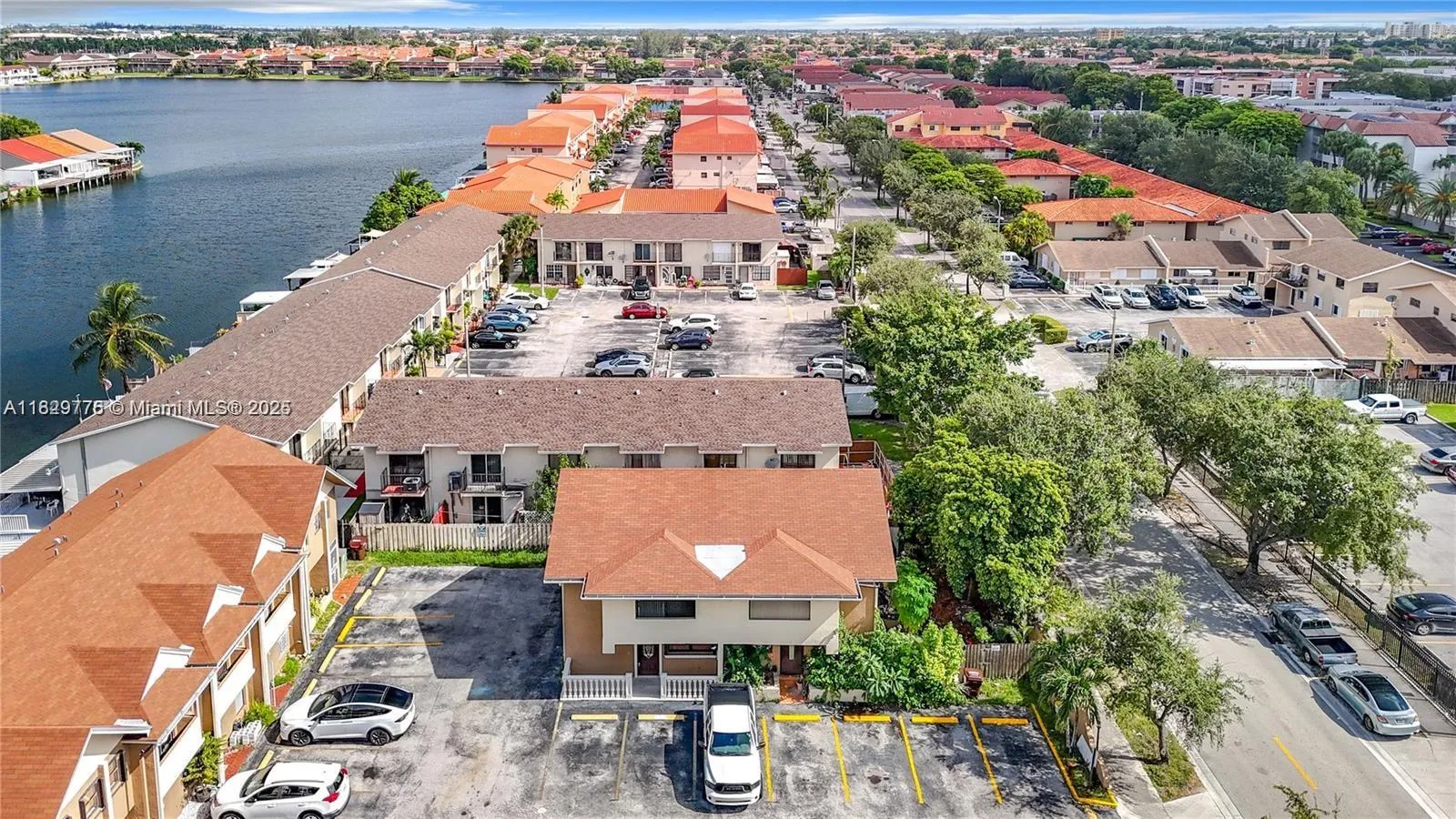 3 bedroom 2 bath for sale at 5350 W 26th Ave # 118, Hialeah FL 33016