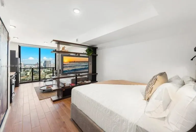1 bath for sale at 398 NE 5th St # 4207, Miami FL 33132