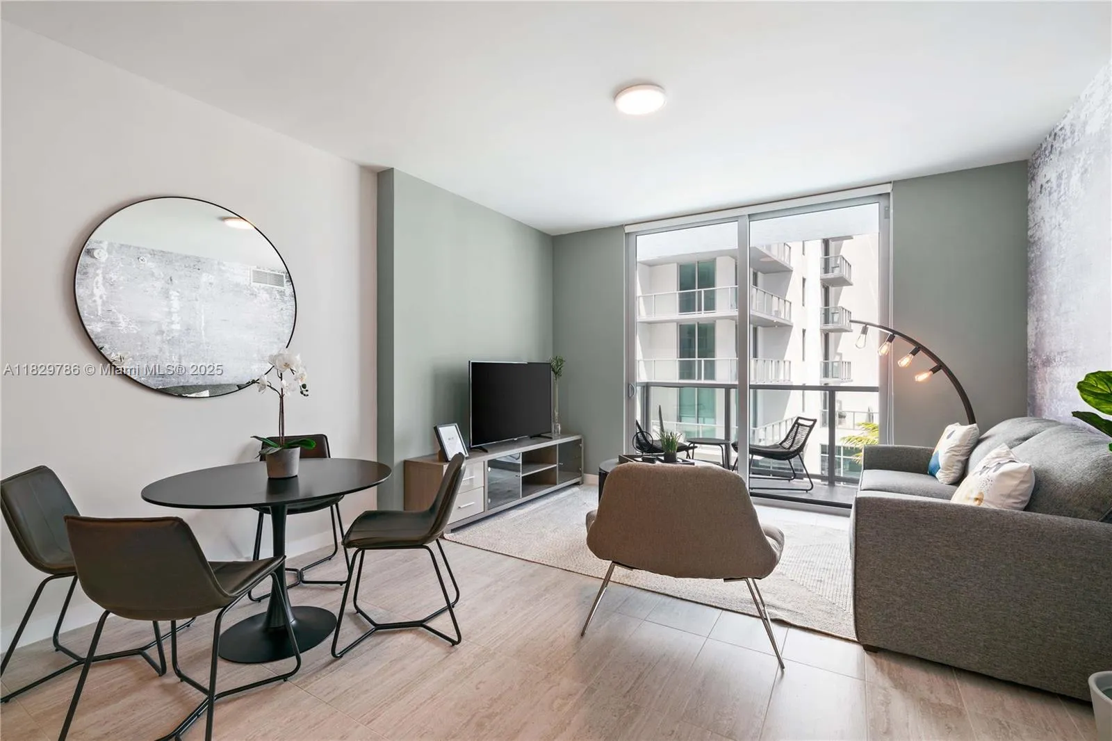 3900 Biscayne Blvd # 818, Miami FL 33137