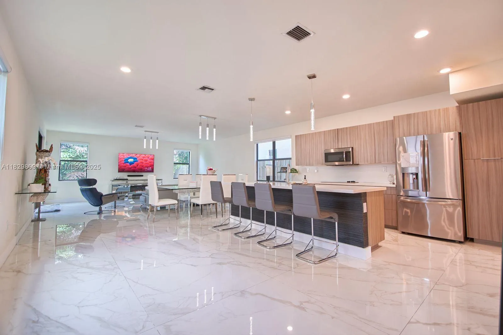 10218 NW 76th Ter, Doral FL 33178