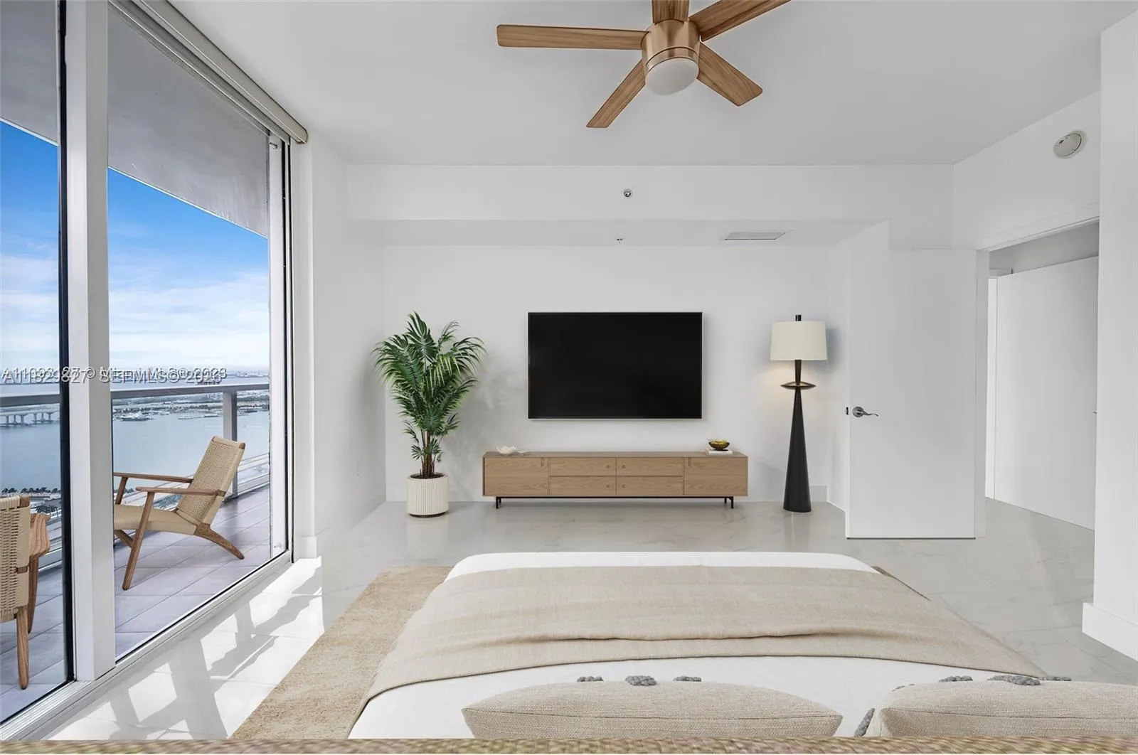 244 Biscayne Blvd # 3704, Miami FL 33132