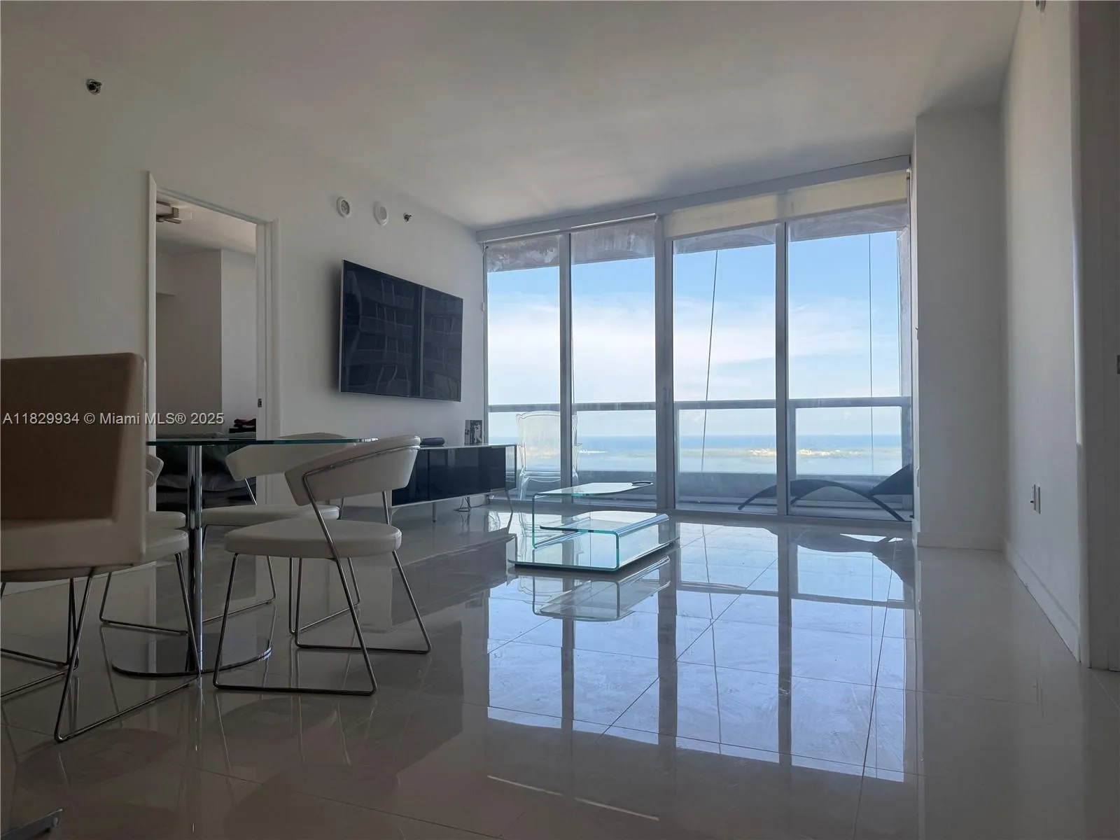 475 Brickell Ave # 4207, Miami FL 33131