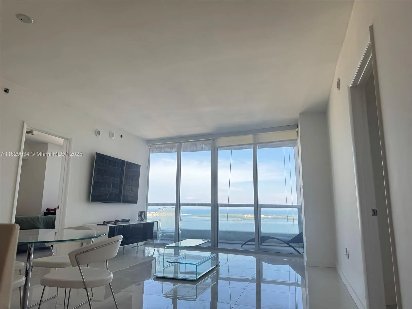 475 Brickell Ave # 4207, Miami FL 33131