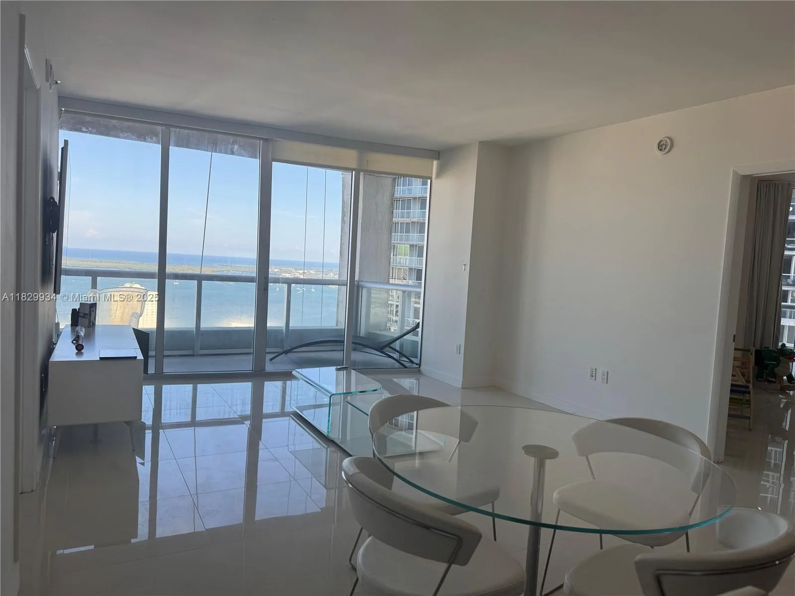 475 Brickell Ave # 4207, Miami FL 33131
