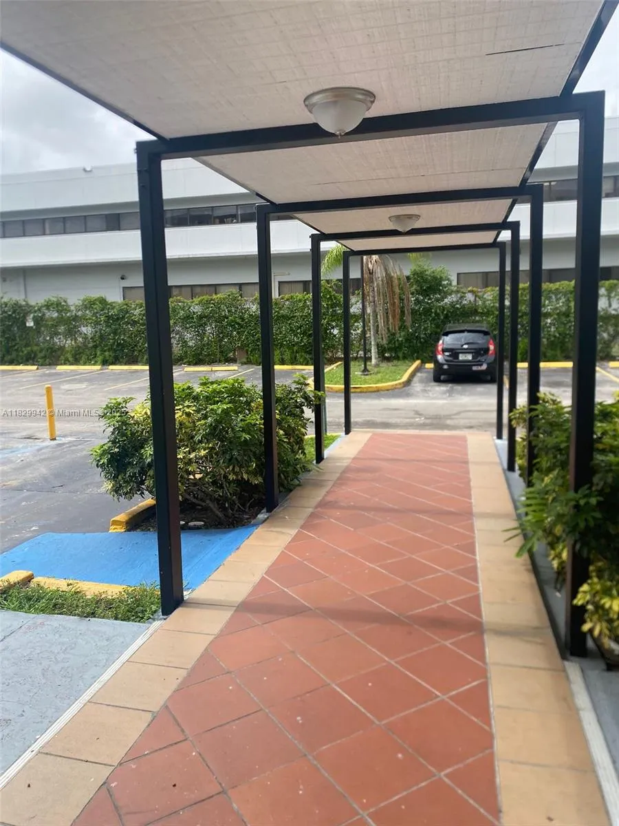 16450 NW 2nd Ave # 302, Miami FL 33169