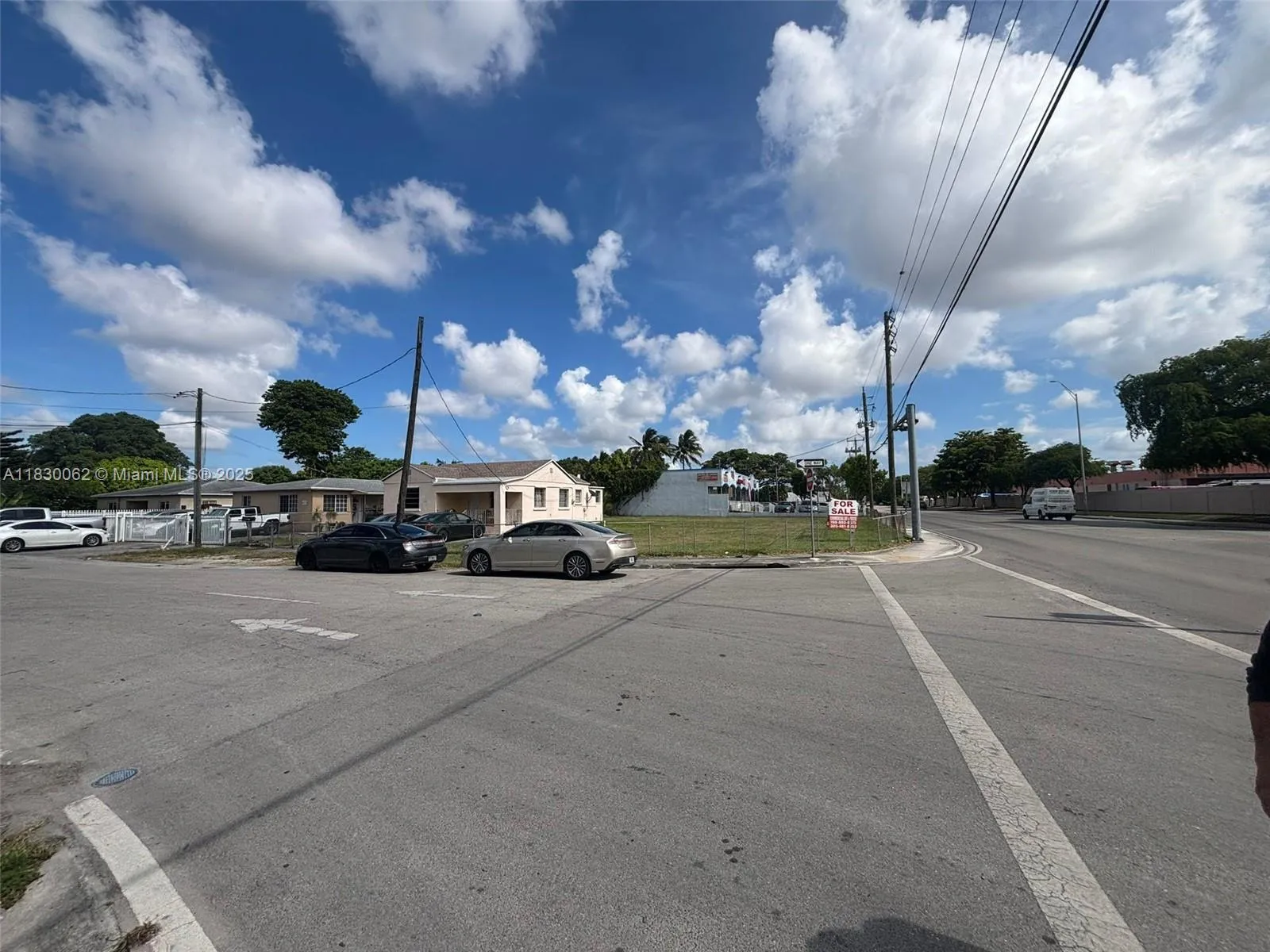3186 NW 33rd St, Miami FL 33142