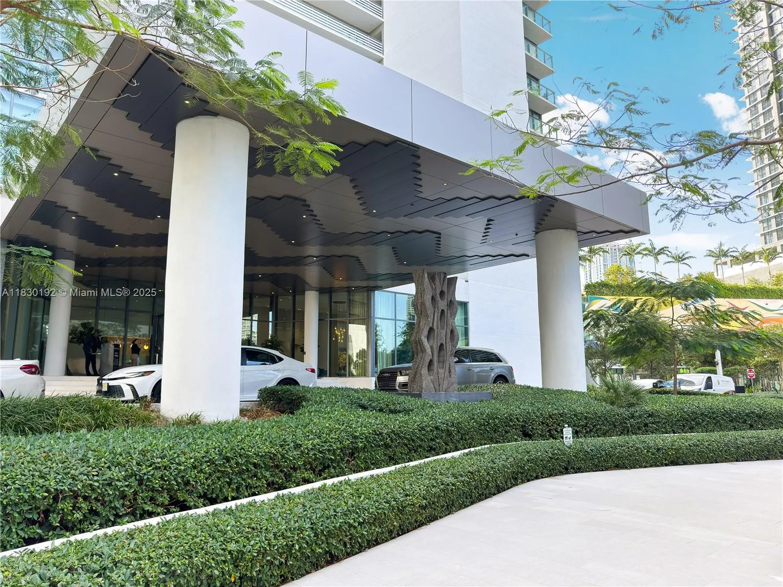 650 NE 32nd St # 802, Miami FL 33137