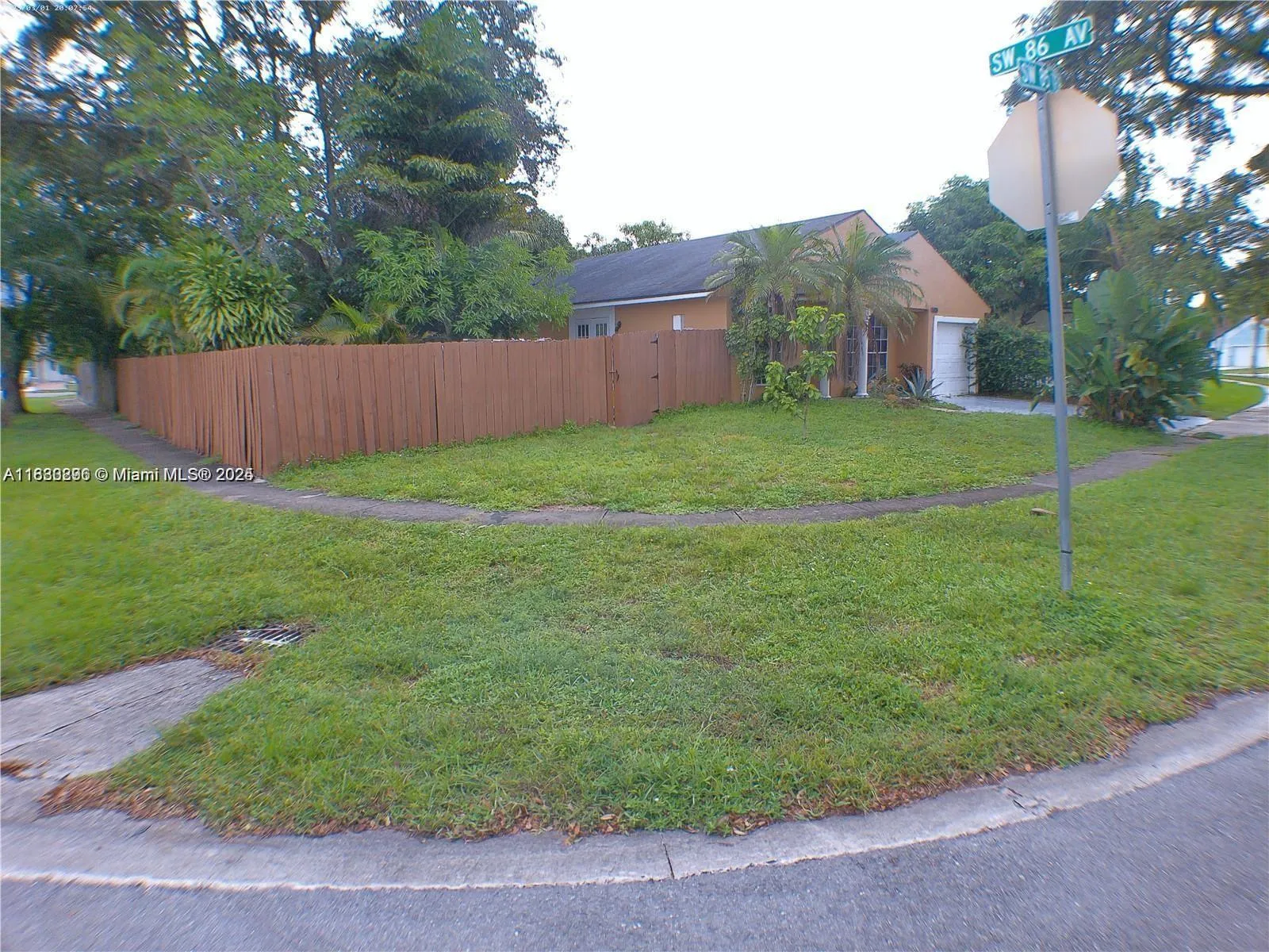 1490 SW 85th Ter, Pembroke Pines FL 33025