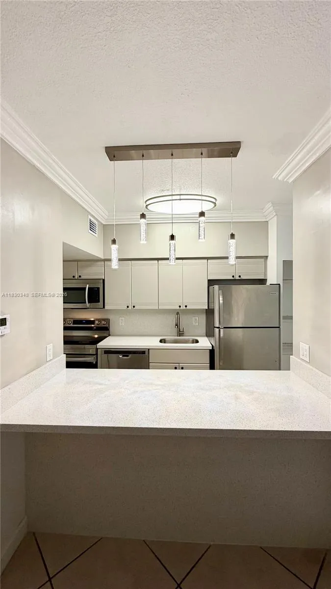 1559 Michigan Ave # 305, Miami Beach FL 33139