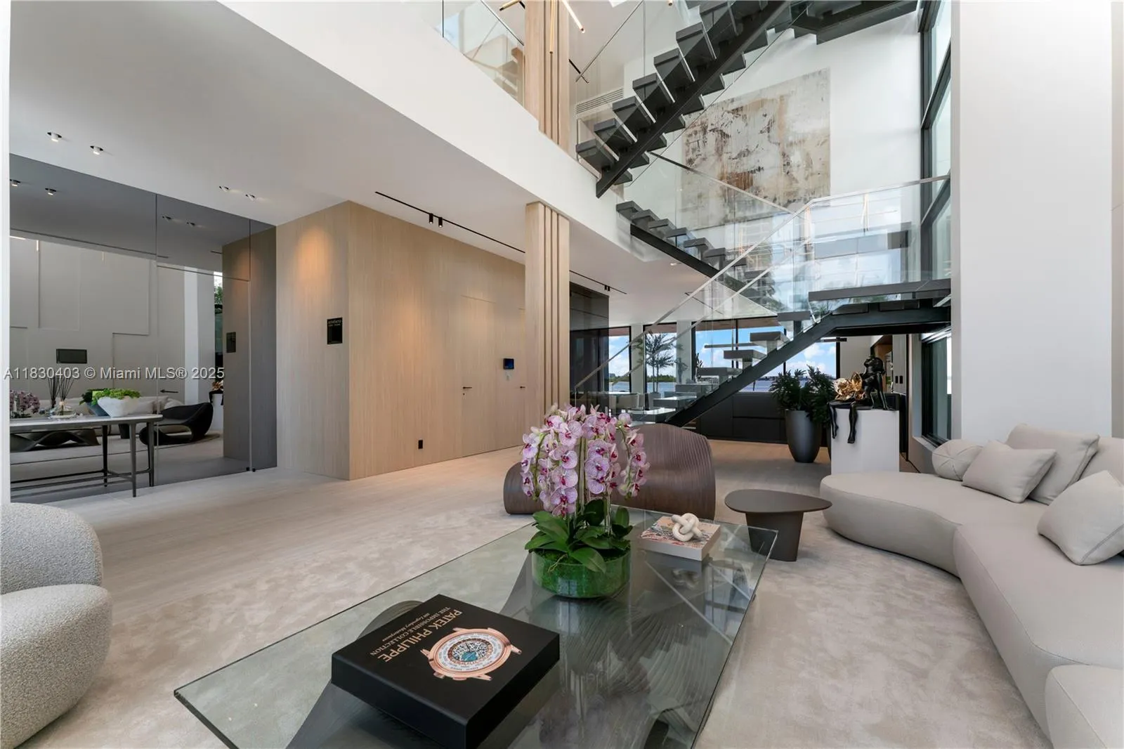 1045 N Venetian Dr, Miami FL 33139